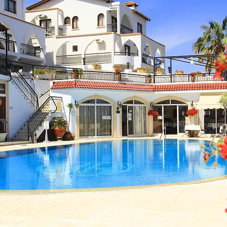 Hideway Club Hotel 4*