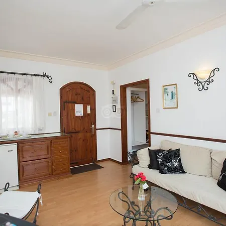 Hideway Club 4*