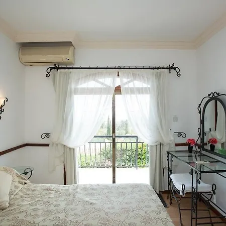 Hideway Club 4* Kyrenia (Northern Cyprus)
