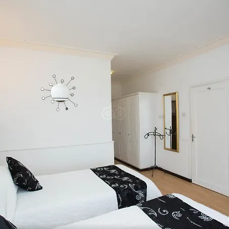 Hotel Hideway Club