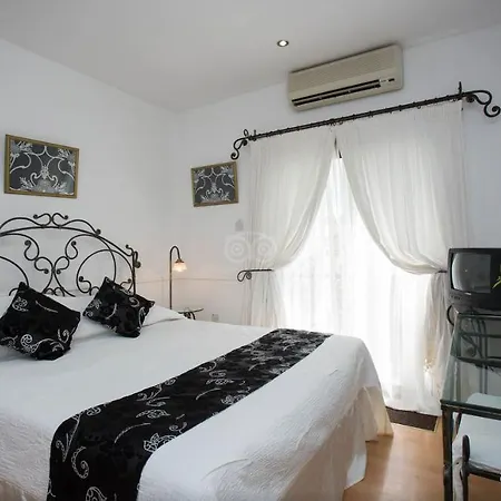 Hotel Hideway Club