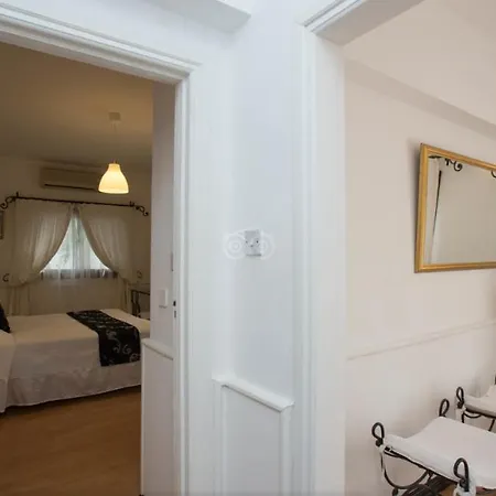 Hideway Club 4*