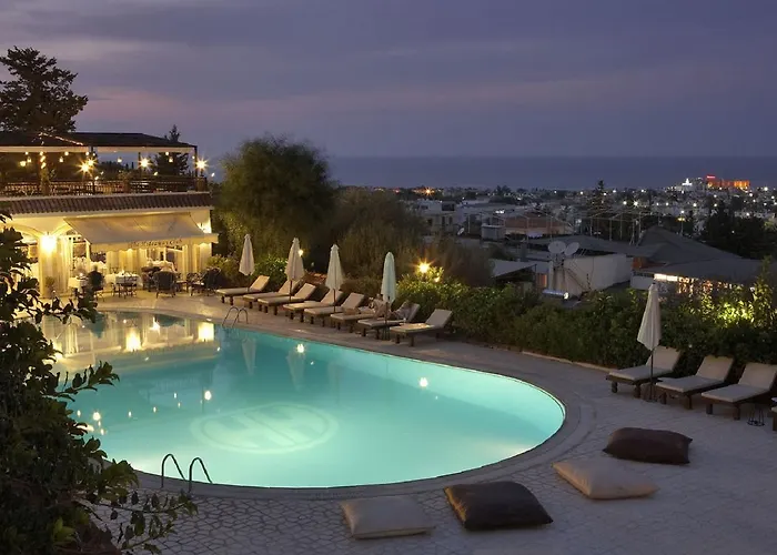 Hideway Club Отель Кирения