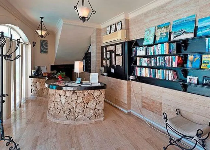 Hideway Club Отель