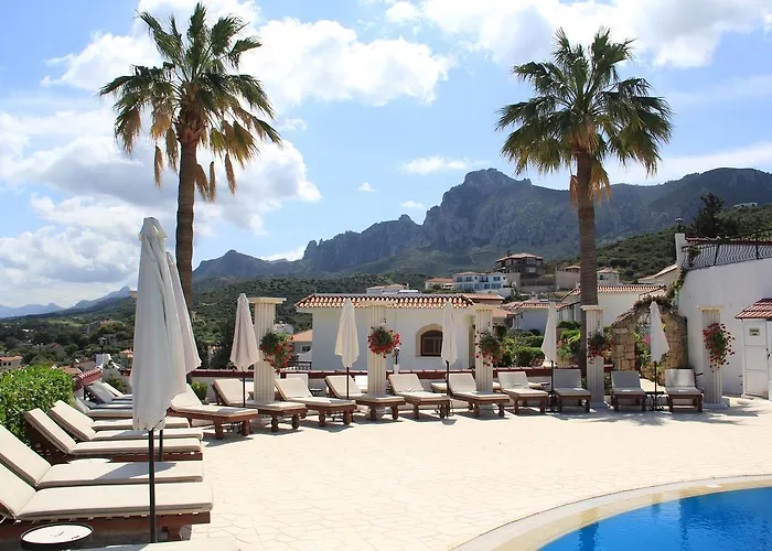 Hideway Club Отель Кирения