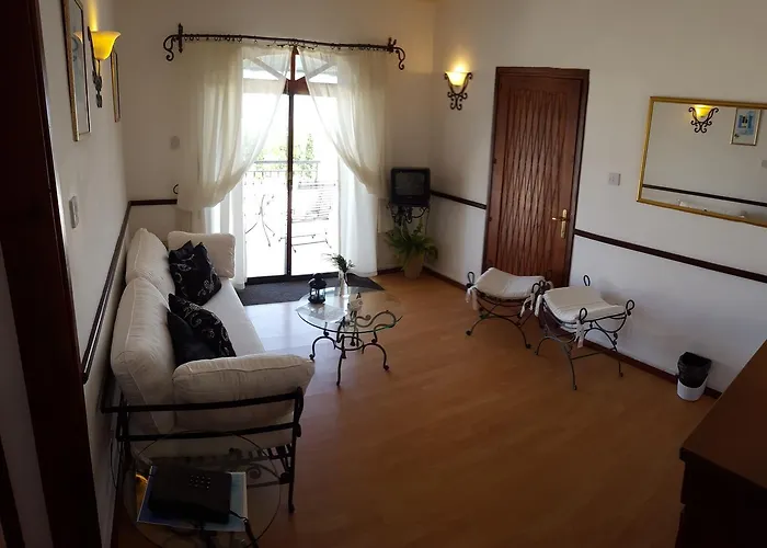 Hideway Club Отель 4*