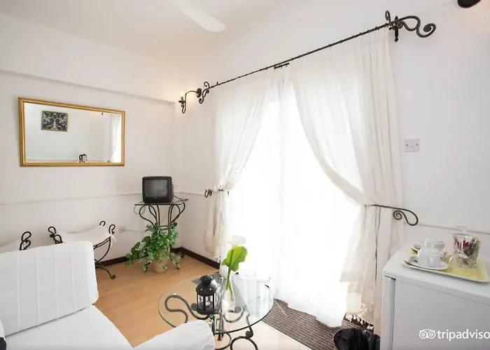 Hideway Club Отель