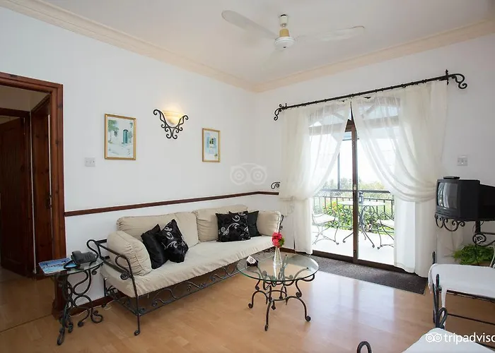 Hideway Club 4* Kyrenia (Northern Cyprus)